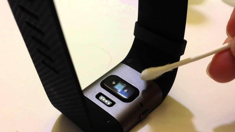 fitbit versa won't turn on after getting wet